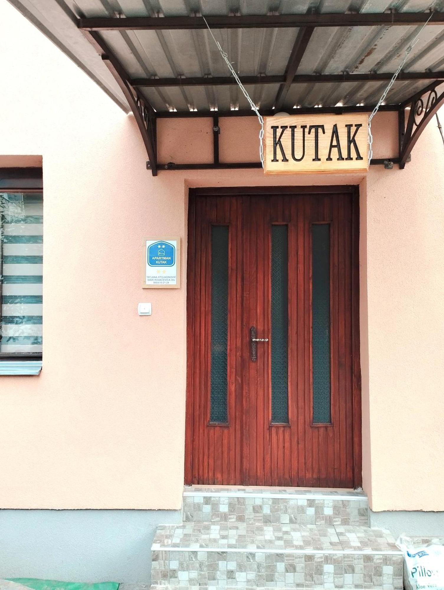 皮罗特Apartman Kutak公寓 外观 照片